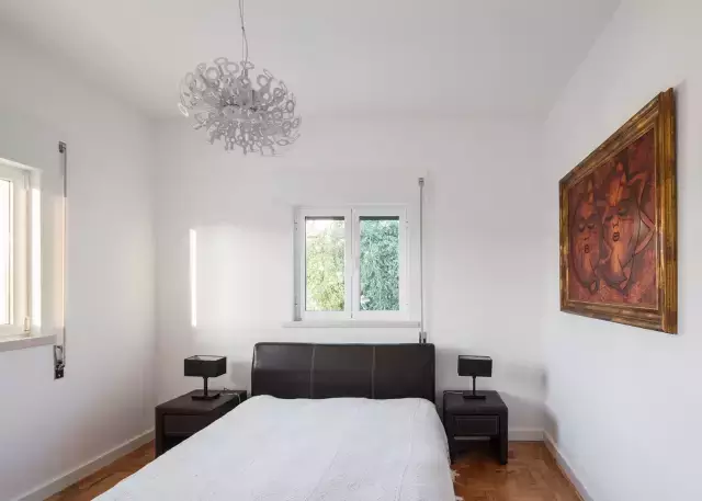 旧教室改造复式小公寓 看设计师如何让旧建筑华丽转身！