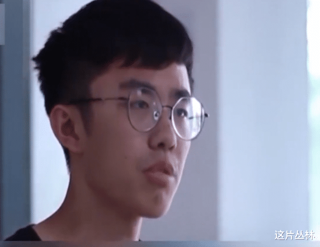 双十一|32岁儿子借网贷打赏女主播“160万”，母亲让平台退钱：他还是个孩子