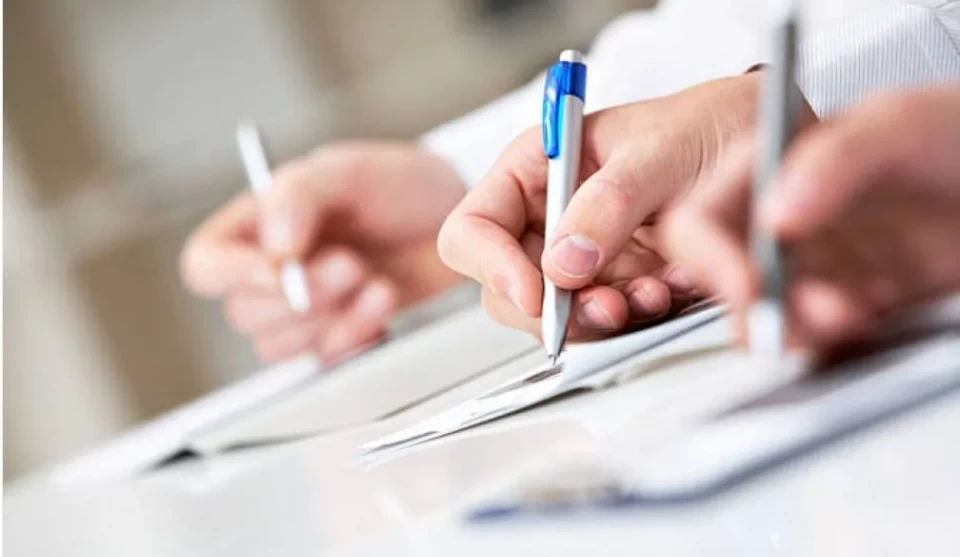 晴日心身专科门诊部 成都中学生坠亡事件后，心理体检刻不容缓，校方该如何理性应对？