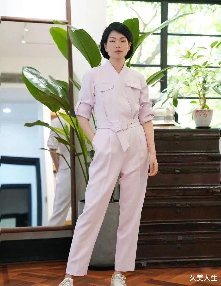 久美人生|初代超模吕燕的ootd，不比职场剧耐看？