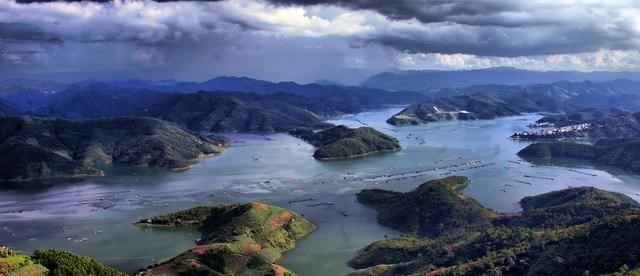 万峰湖|万峰湖上线特色船钓,标配双人间,网友:快说价格让我死心
