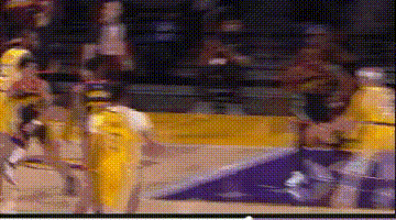 勒布朗·詹姆斯|詹姆斯回忆被格林戳眼睛的情况！后者找老詹和解！名帅力挺裁判的判罚！