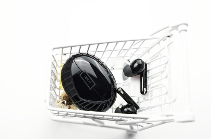 赵月看花花|OPPO Enco Free2 体验:设备双连接 音频无缝切换