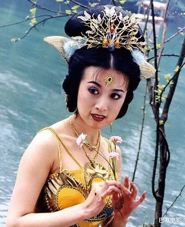 赵薇|别硬演“农村人”，有人王婆卖瓜，有人“土得掉渣”却堪称一绝