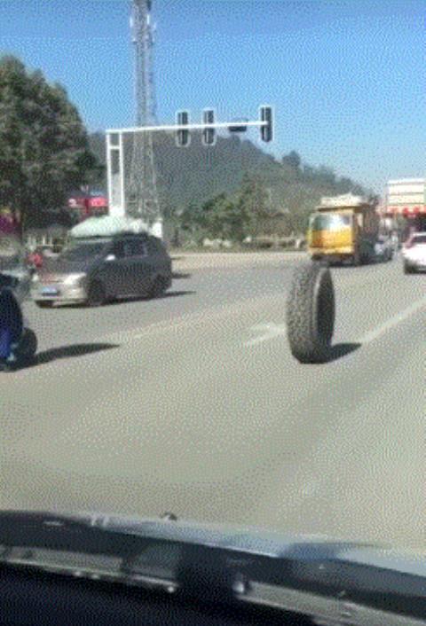 舜网 帅不过三秒的名场面，看一次笑一次，兄弟出场过于嚣张，下辈子千万别失误了