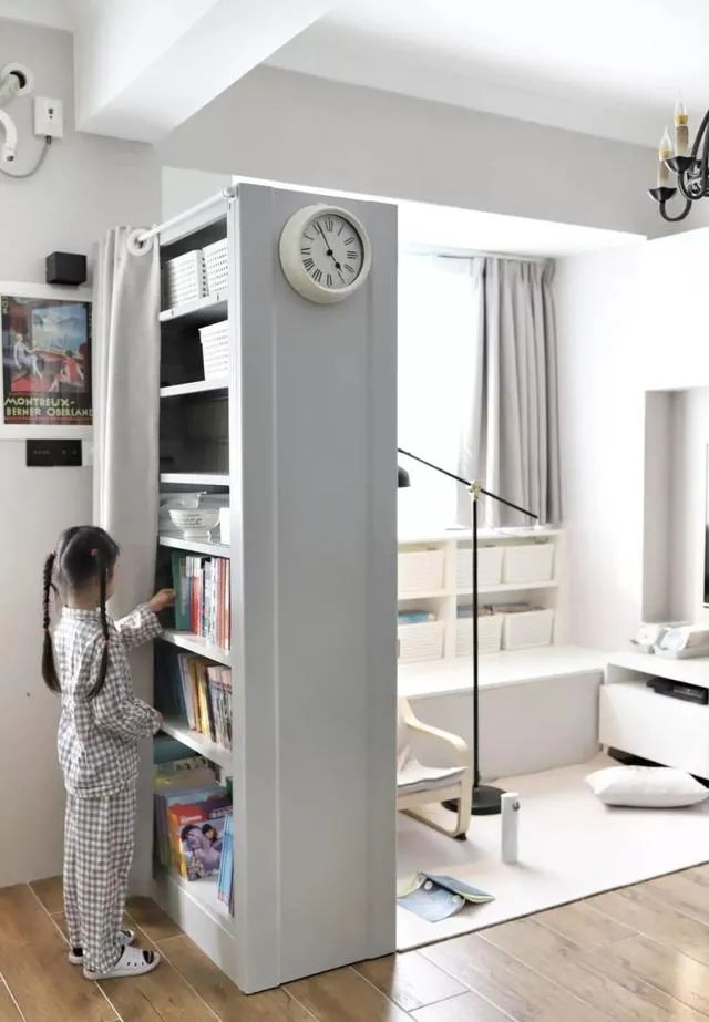 新房装修，孩子学习桌放在哪里最合适？听听“奖状墙”妈妈怎么说