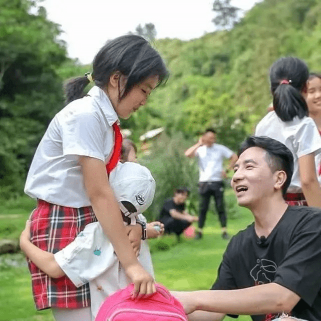 林生斌|疑似林生斌儿子幼儿园活动照被恶意曝光，长相乖巧可爱，网友爆料儿子随母姓