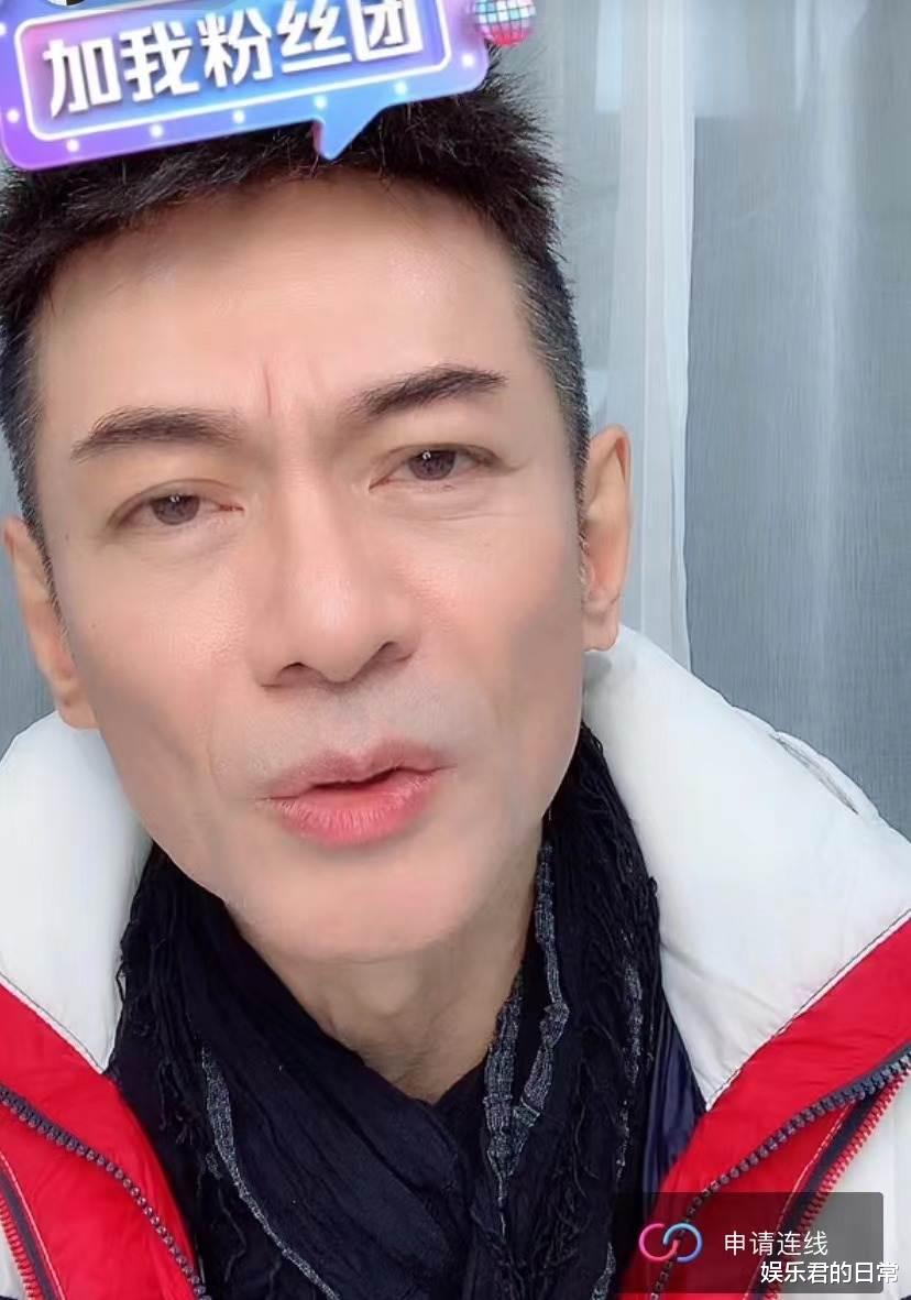 江华|59岁江华宣布复出后首直播，滤镜下瘦到两颊凹陷，透露未来将带货