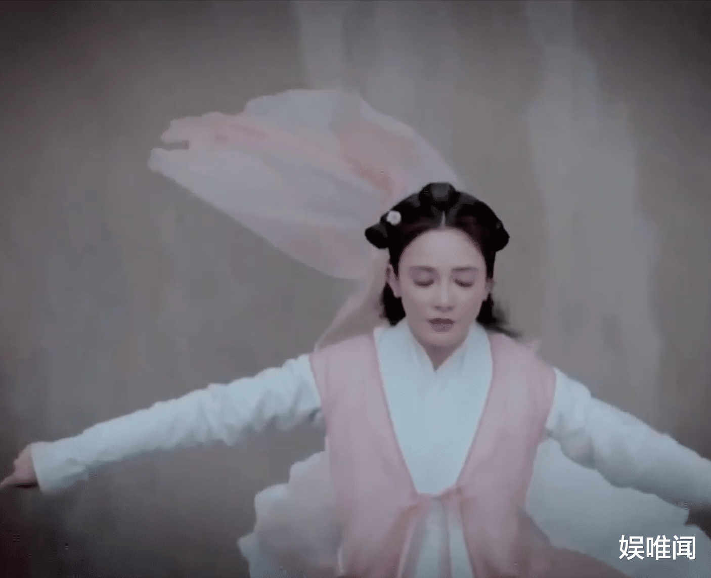 周生如故|《周生如故》跳城楼略显平淡，演员给力但是氛围感割裂，导演的锅