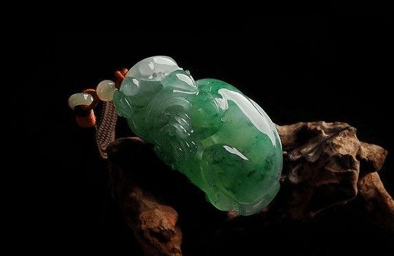 翡翠|翡翠收藏讲究“3禁4怕”，千万别将就