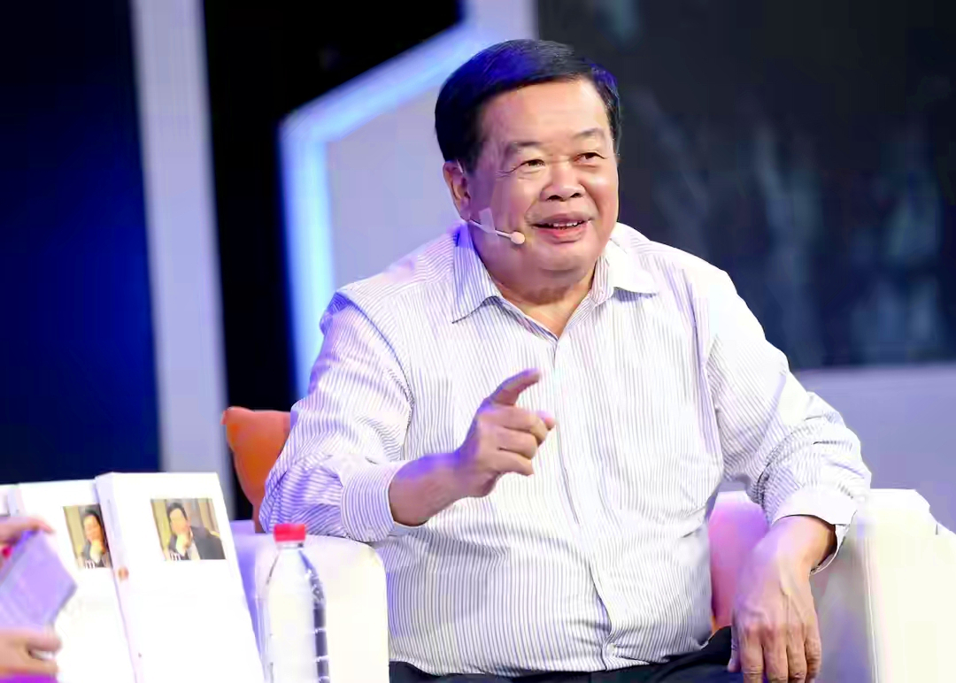 小末游 福耀新厂招工，机关写字条的100多个，曹德旺：递条子一个不要