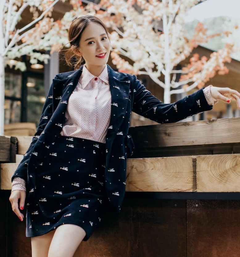 闲鱼有话说 陈乔恩过了40身材走样,穿挂脖裙看着好“壮实”,终于有中年味道