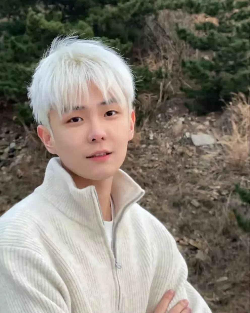 男士发型 男士发型怎么剪才帅气？两侧推短三七分不连接，效果都不错
