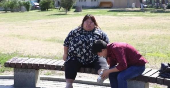 校花|“宠妻狂魔”火了，昔日校花被养到300斤，前后颜值判若两人