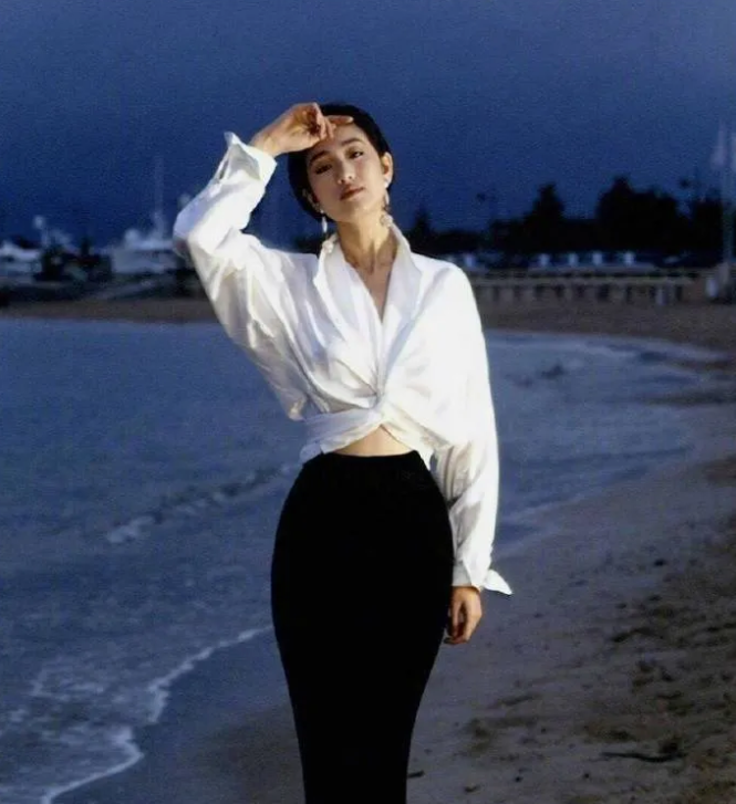 戛纳|国内女星走欧洲三大红毯，铆足劲好精彩，有人土到国外，有人争光