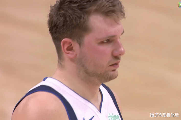 凯里·欧文|快船赢下G7！莱昂纳德没绷住被逗笑 队友轮流拥抱东契奇 鲍尔默振臂欢呼