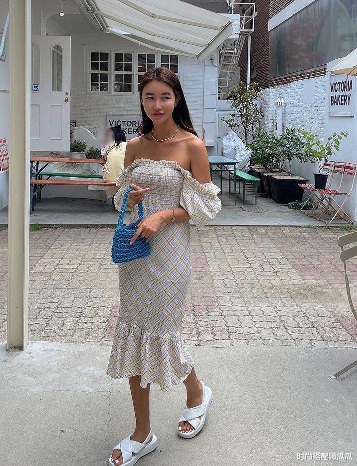 时尚搭配师瓜瓜|?真正见过世面的女人，穿裙子都离不开这3个颜色，美得高级有气质