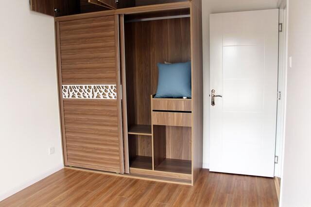 老公非要找木工打柜子,100㎡花了10万,邻居参观后都说人傻钱多