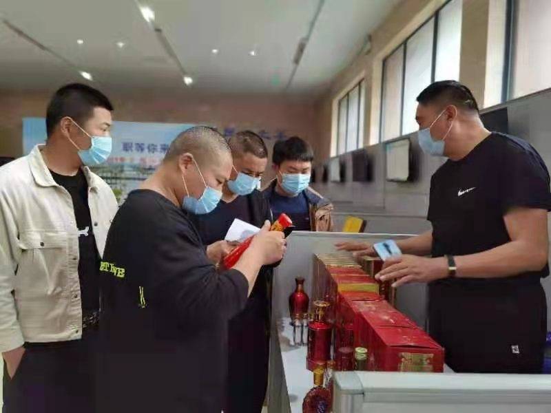 连云港手机台 助力退役军人就业创业！140余家民营企业现场“揽才”