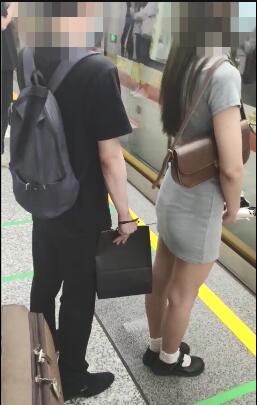 北京市 偷拍女性裙底？杭州热心小伙勇敢拍下关键证据