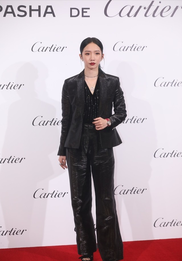 Lady变美日记|清凉一夏,选择御姐风穿搭让你魅力无穷,特别撩人