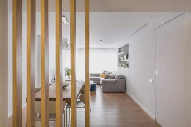 |152㎡装修有舍有得，客餐厅不打柜子，看起来空无一物，反而敞亮