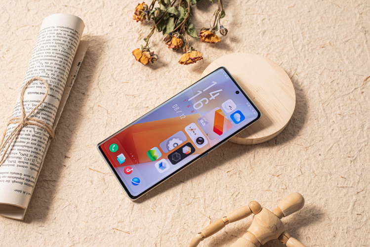 華為|IQOO8，顏值與性能并存的手機，僅售3199