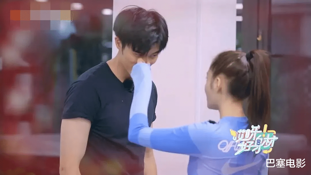 演唱会|张天爱，别“凹”了，清醒一点好吗？