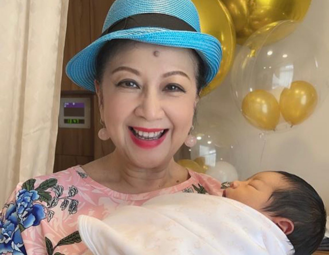 周杰伦|薛家燕儿媳庆生,2个月大孙子出镜,71岁时髦奶奶男友小她小17岁