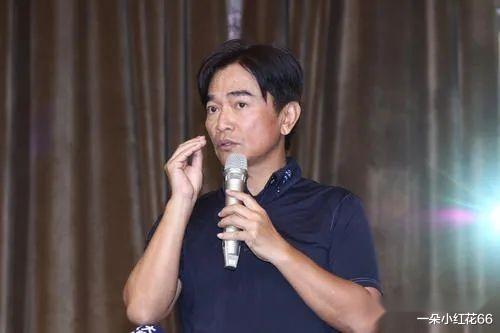 老赖|何炅年入3000万，为何不还43万父债，看看还有哪些“老赖”爱豆？