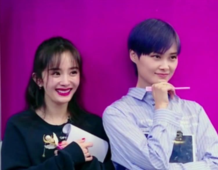 李宇春|李宇春真是谜一样的存在，默默红了16年，穿高定比原型还有气质