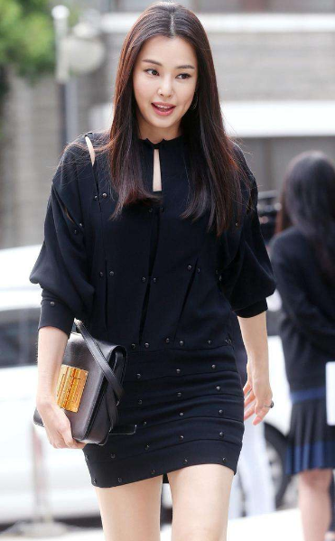 许佳琪|“韩国小姐”李荷妮与非艺人男友结婚，让我们来一起祝福她吧！