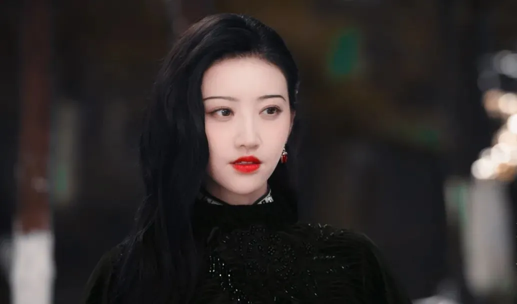 欧阳娜娜|欧阳娜娜凭“富贵千金风”登颜值巅峰？网友：跪求这个妆容！