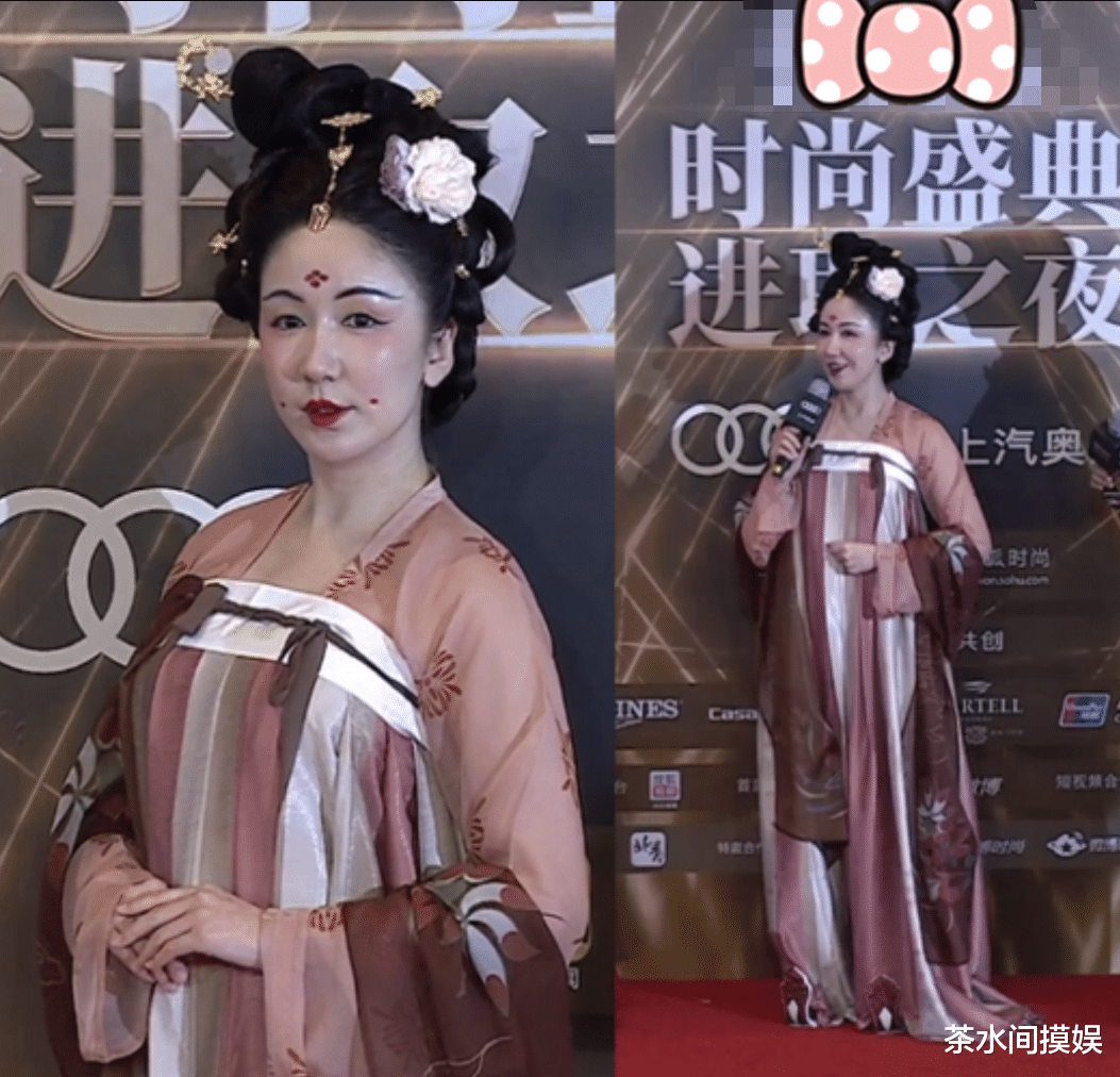 娄艺潇|明星红毯抢镜花招多：有人脱手套秀美甲，有人捧碗走红毯