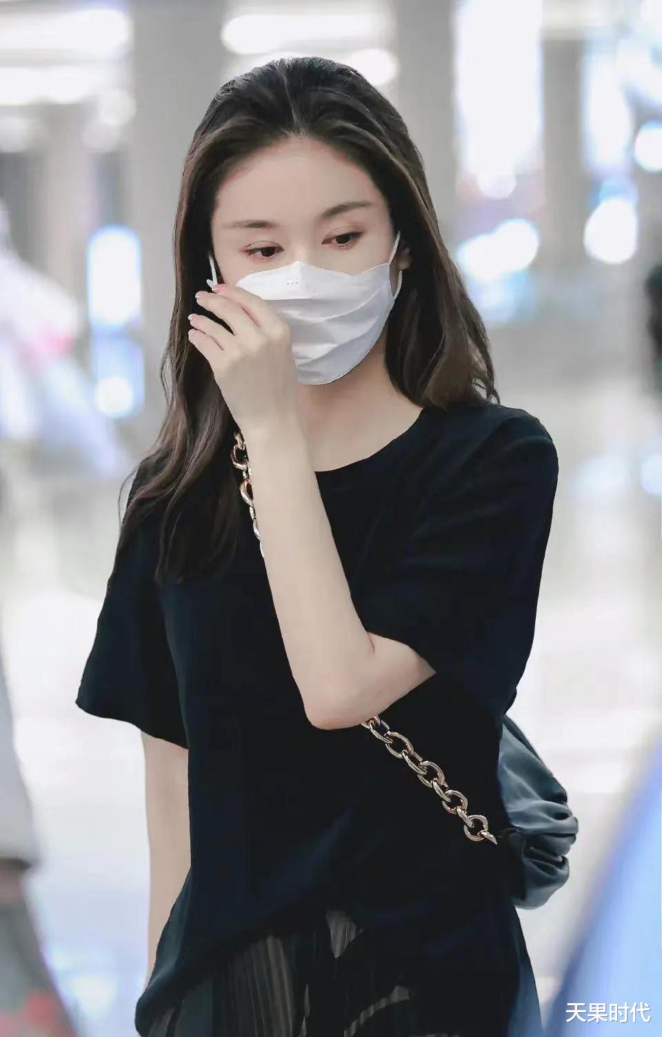 天果时代|王子文变化确实大，长发造型总有浓浓的女人味，戴着口罩也吸引人