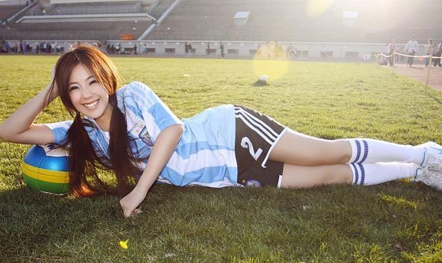 赵奕欢|赵奕欢玩吊环秀凹凸身材，曾被公司力捧10年，为何不红？