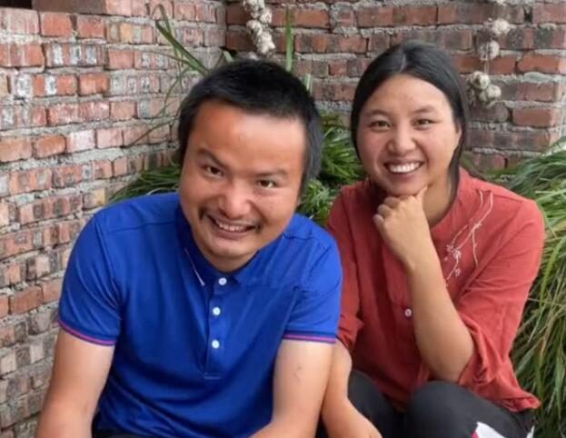 红牛|网红牛爱芳人设崩塌！疯狂掉粉还坚持直播坑粉丝，网友：毫无底线！