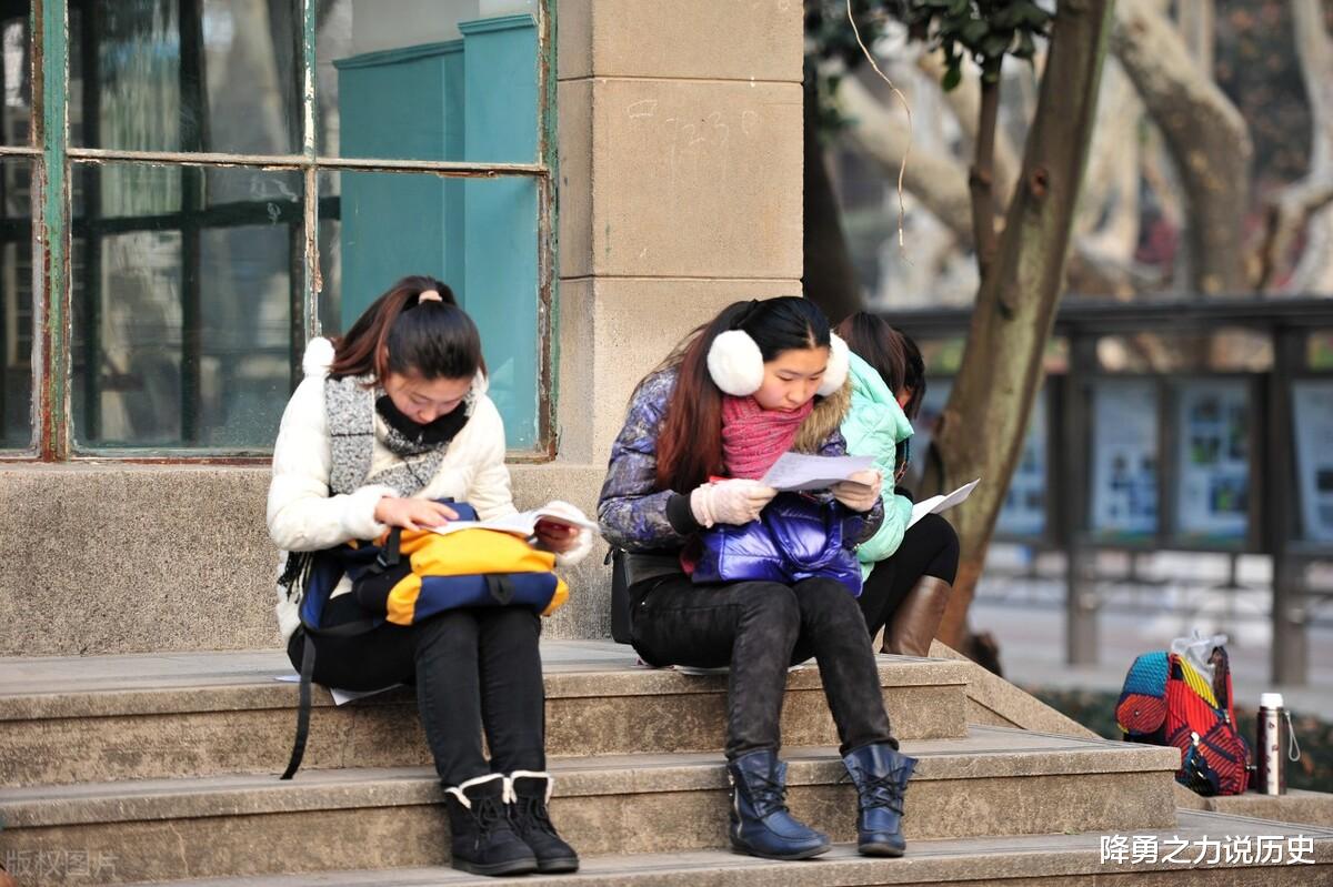 深圳市|我，在深圳当公务员，工作10年，透露公务员的收入有多少