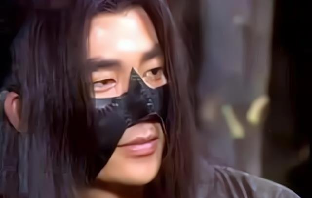 杨过|同是杨过摘面具：古天乐完美，陈晓搞笑，黄晓明仿佛在说快夸我帅