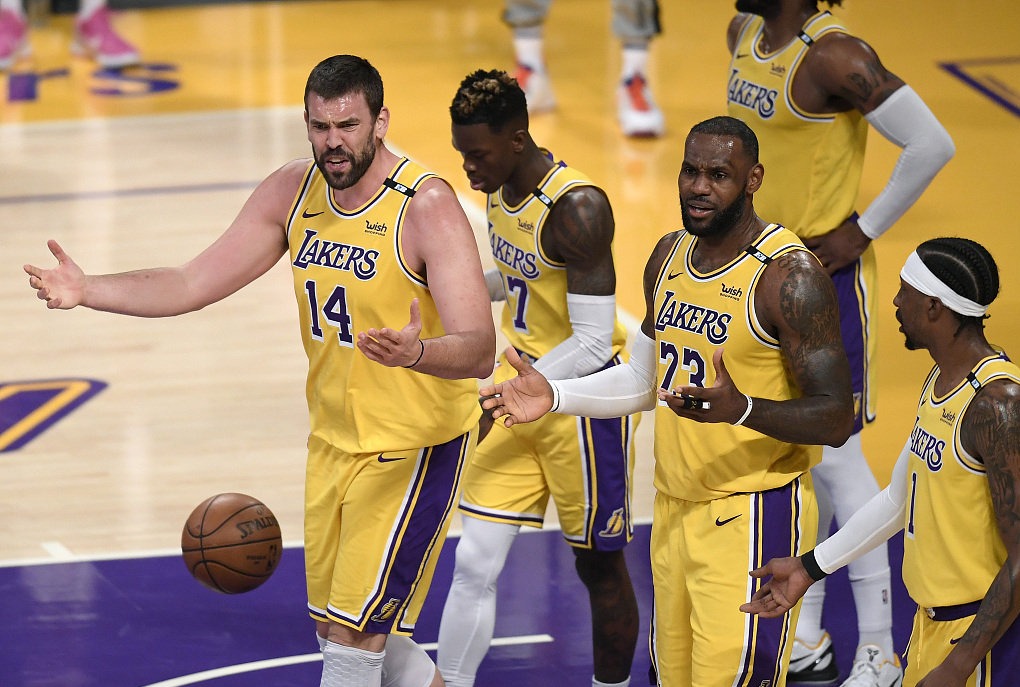 湖人队|湖人100比113太阳！有谁注意詹姆斯赛后发言，名记：别总找借口