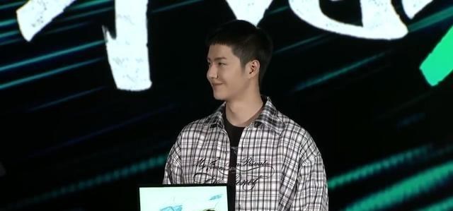 王一博|好惊喜！王一博敢想敢博，主动回应发型问题，真实不做作！