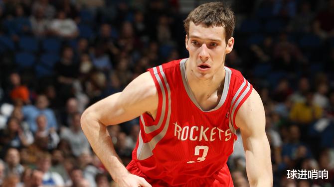 沃尔 各取所需!3方5人交易方案出炉,沃尔联手快船乔卡,火箭一举两得