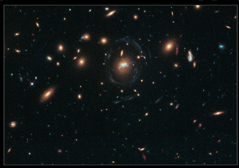  是雾里看花？不，是用超大质量星系团作透镜来看光的重力弯曲现象