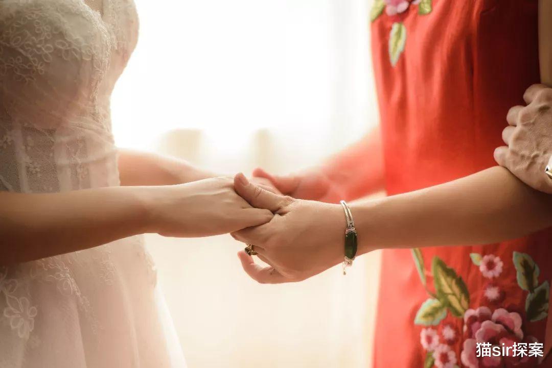 同时与2女1男谈恋爱，江西女子获利62万，女海王下场让人拍手称快