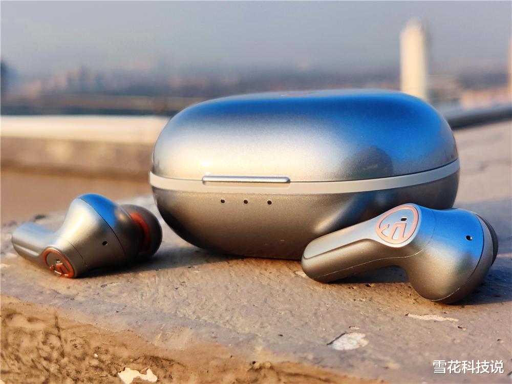 耳机|质朴圆润外观+低调而奢华的音效 戴上你就不想放下的SOUNDPEATS H2