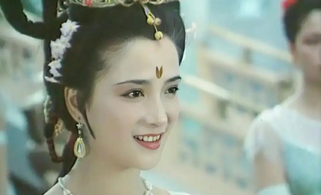 斛珠夫人|明明现代装很女神，换上古装就拉胯，这3位女星都输在没有古韵感