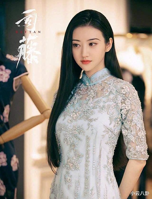 马思纯|景甜穿国货美出新高度，马思纯颜值碾压白敬亭，胖女孩翻身霸屏