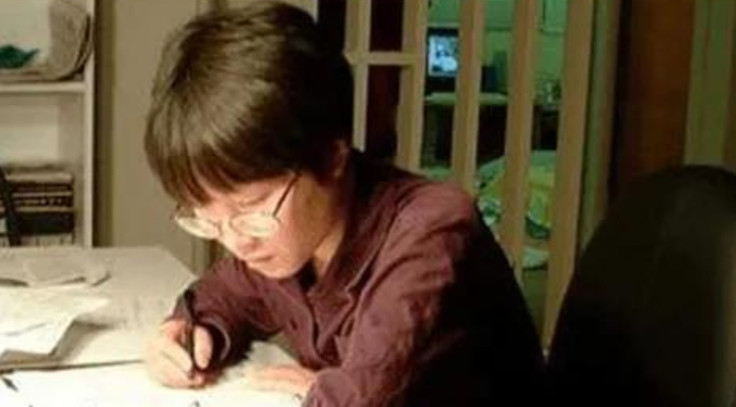 悠哉情感驿站 清华高材生夫妻双双赴美读研，为什么最后妻子却要一枪崩掉丈夫？