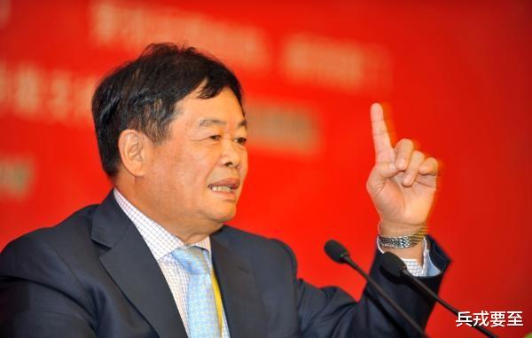 曹德旺|“玻璃大王”要换人了？曹德旺遇到强劲对手，企业营收或超过福耀