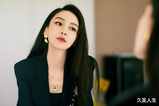 久美人生|Angelababy 黑金格调渲染高雅气息